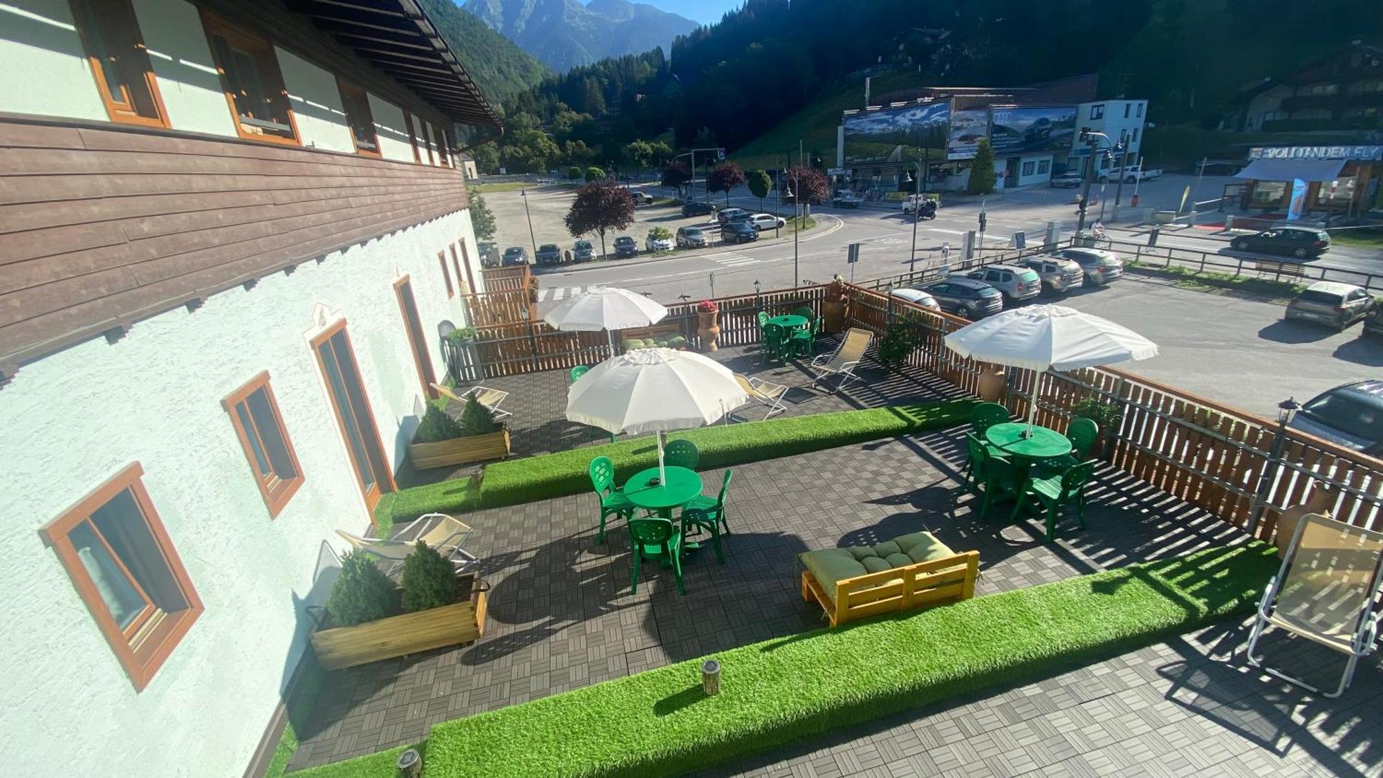 Casteluce Hotel Funivie Pinzolo Exteriér fotografie