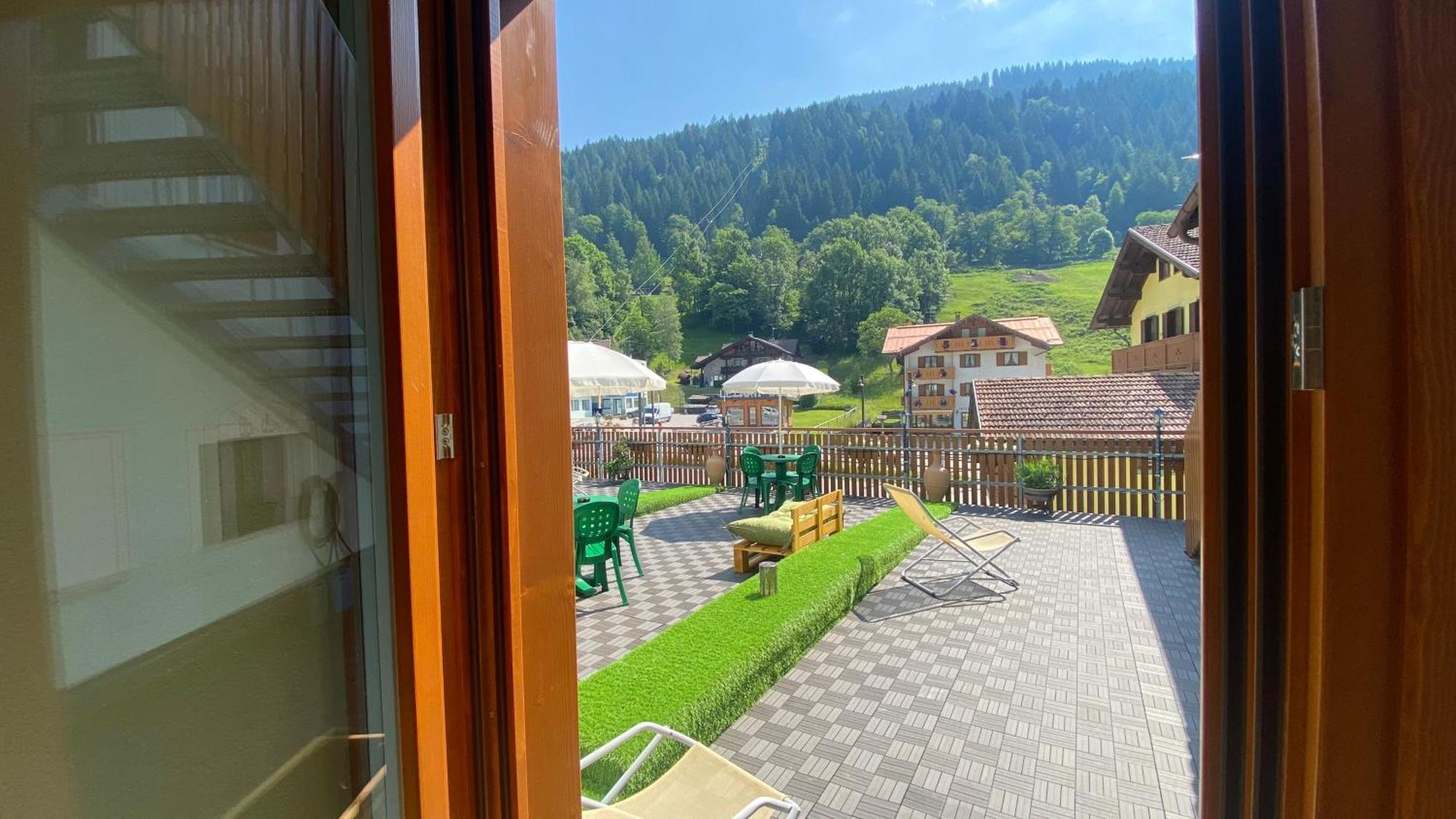 Casteluce Hotel Funivie Pinzolo Exteriér fotografie